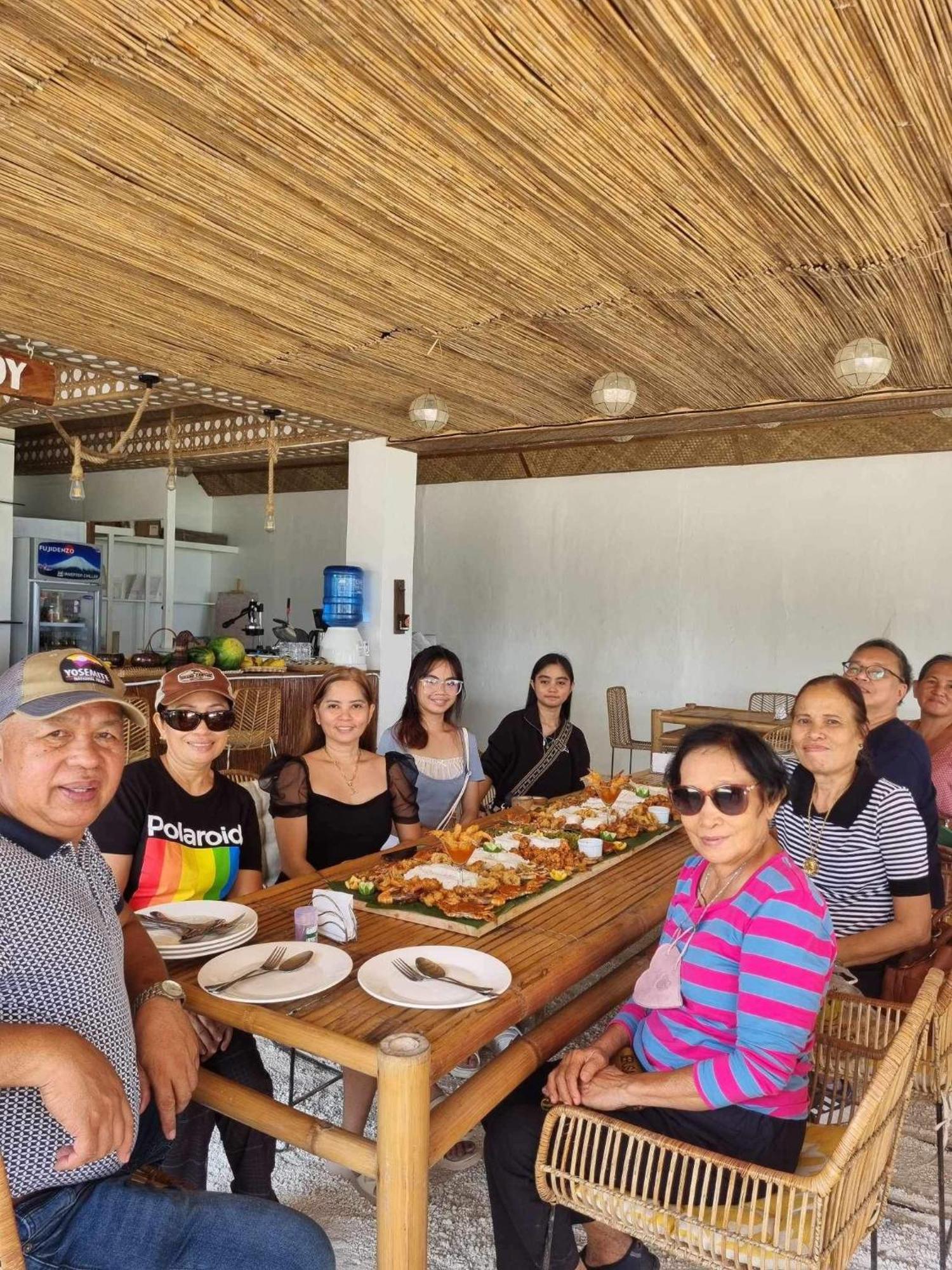 On Board Panglao Beach Hostel & Resort Dao  Eksteriør bilde