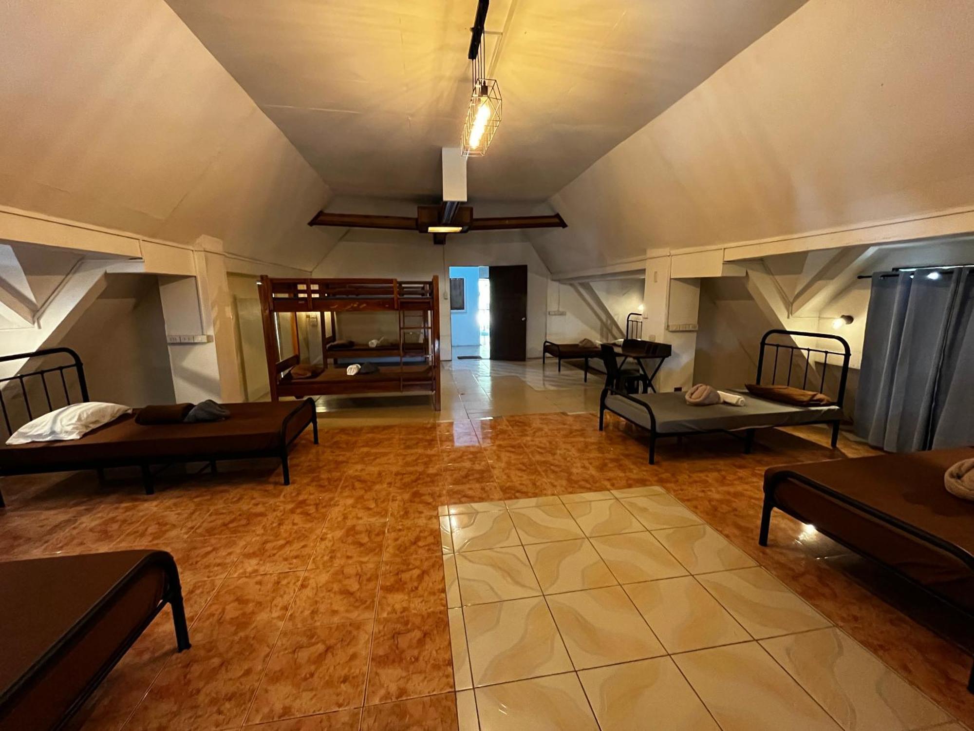 On Board Panglao Beach Hostel & Resort Dao  Eksteriør bilde